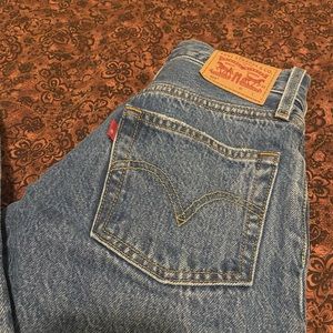 Levi’s 501 Jeans 23